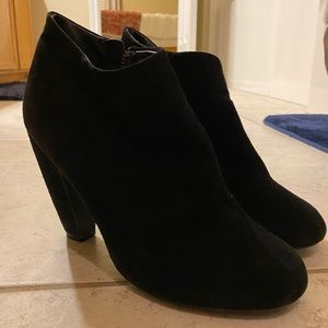 Steve Madden black velvet booties